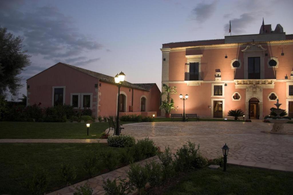 קאסיבילה Hotel Lady Lusya מראה חיצוני תמונה